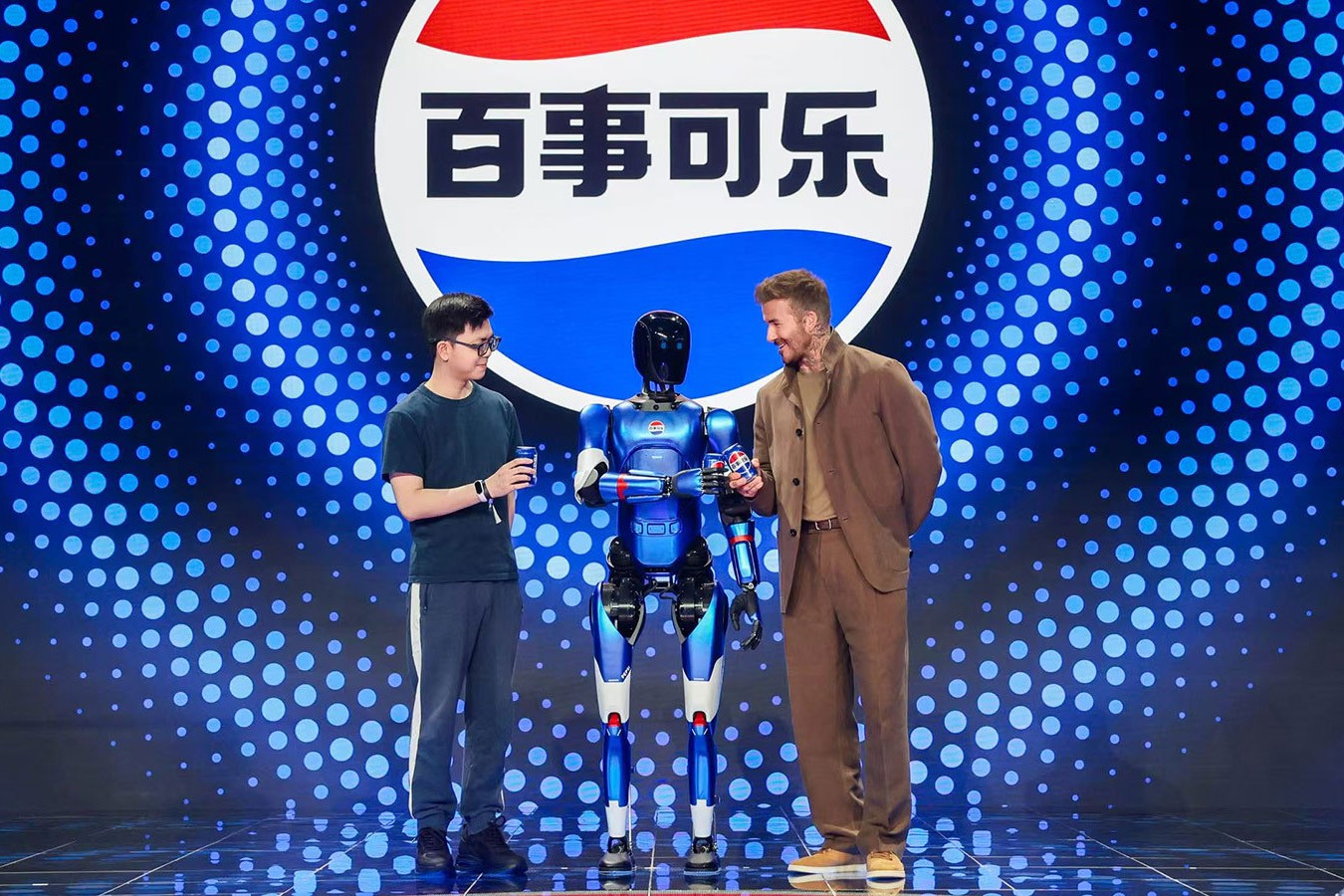 太阳集团城娱ccvip机器人携手百事中国共创“百事蓝宝” 共燃渴望新章
